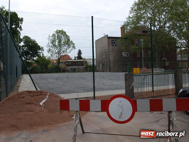 Zdjęcie w galerii na portalu naszraciborz.pl: Szczęśliwe lądowanie Orlika wiadomości z regionu