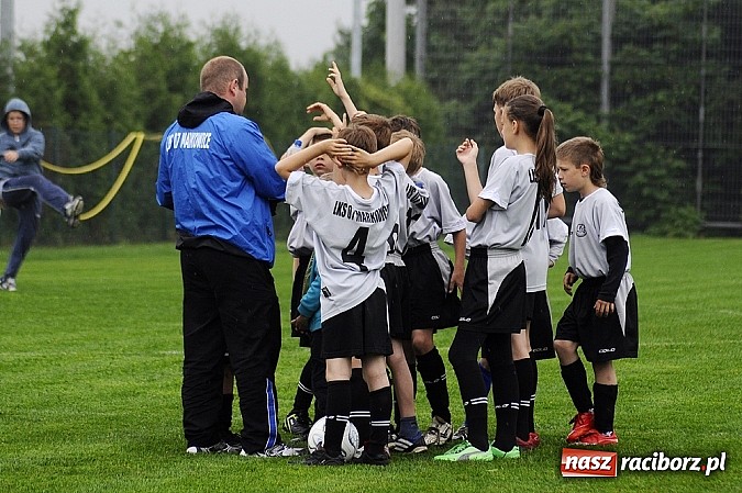 Zdjęcie w galerii na portalu naszraciborz.pl: Deszcz bramek w meczu orlików wiadomości z regionu