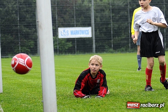 Zdjęcie w galerii na portalu naszraciborz.pl: Deszcz bramek w meczu orlików wiadomości z regionu