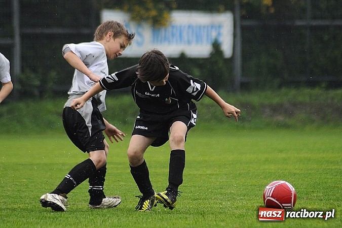 Zdjęcie w galerii na portalu naszraciborz.pl: Deszcz bramek w meczu orlików wiadomości z regionu
