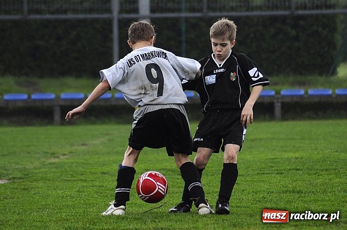 Zdjęcie w galerii na portalu naszraciborz.pl: Deszcz bramek w meczu orlików wiadomości z regionu