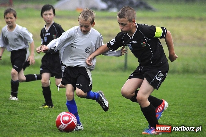 Zdjęcie w galerii na portalu naszraciborz.pl: Deszcz bramek w meczu orlików wiadomości z regionu