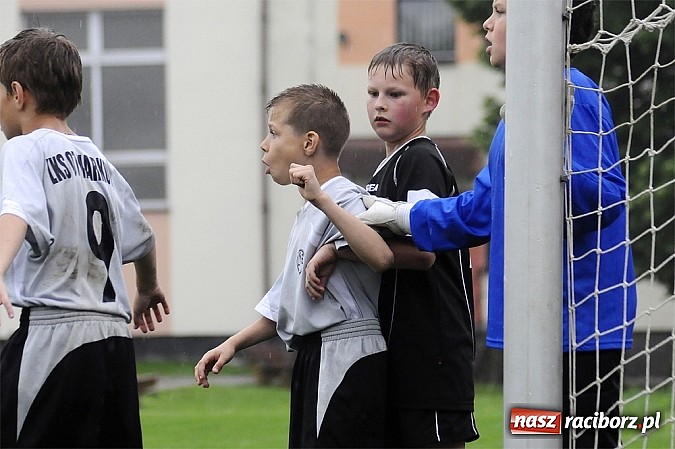 Zdjęcie w galerii na portalu naszraciborz.pl: Deszcz bramek w meczu orlików wiadomości z regionu