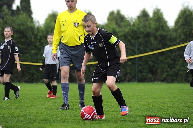 Zdjęcie w galerii na portalu naszraciborz.pl: Deszcz bramek w meczu orlików wiadomości z regionu