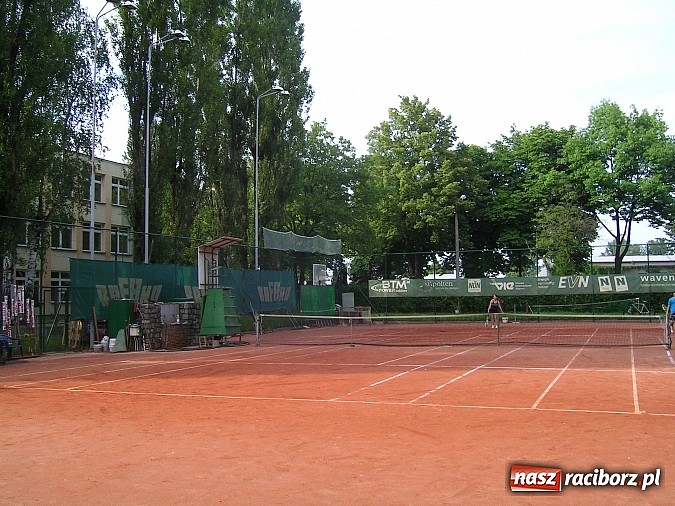 Zdjęcie w galerii na portalu naszraciborz.pl: Tenisowe zmagania na kortach Rafako wiadomości z regionu