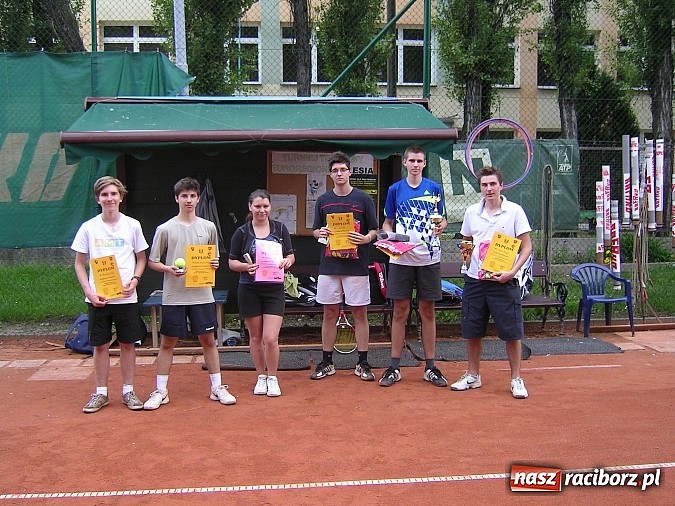 Zdjęcie w galerii na portalu naszraciborz.pl: Tenisowe zmagania na kortach Rafako wiadomości z regionu