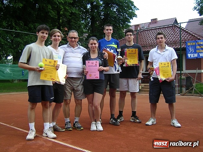 Zdjęcie w galerii na portalu naszraciborz.pl: Tenisowe zmagania na kortach Rafako wiadomości z regionu
