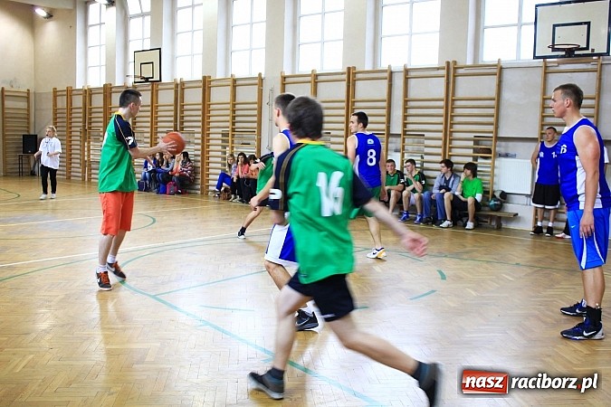 Zdjęcie w galerii na portalu naszraciborz.pl: Boisko przy Ekonomiku oficjalnie otwarte! wiadomości z regionu