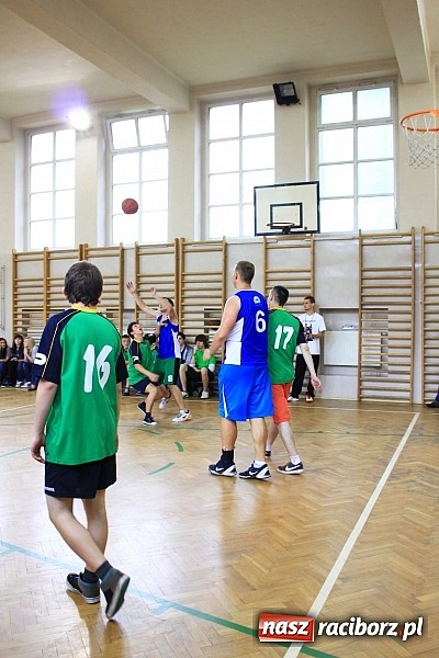 Zdjęcie w galerii na portalu naszraciborz.pl: Boisko przy Ekonomiku oficjalnie otwarte! wiadomości z regionu