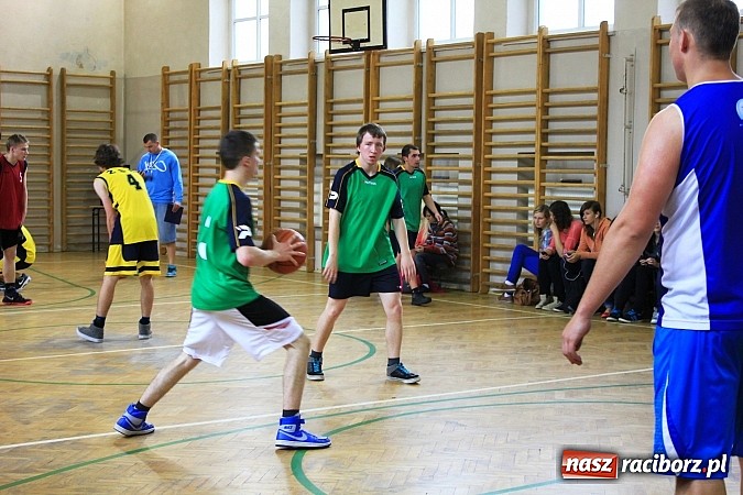 Zdjęcie w galerii na portalu naszraciborz.pl: Boisko przy Ekonomiku oficjalnie otwarte! wiadomości z regionu