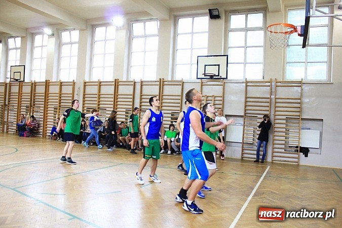 Zdjęcie w galerii na portalu naszraciborz.pl: Boisko przy Ekonomiku oficjalnie otwarte! wiadomości z regionu