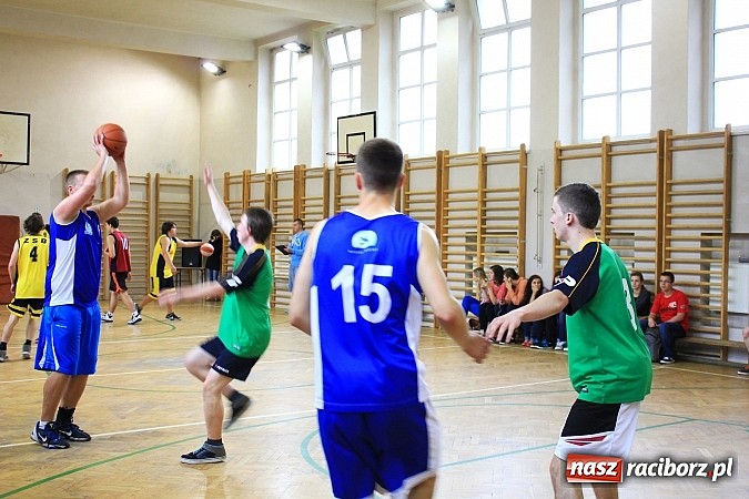 Zdjęcie w galerii na portalu naszraciborz.pl: Boisko przy Ekonomiku oficjalnie otwarte! wiadomości z regionu