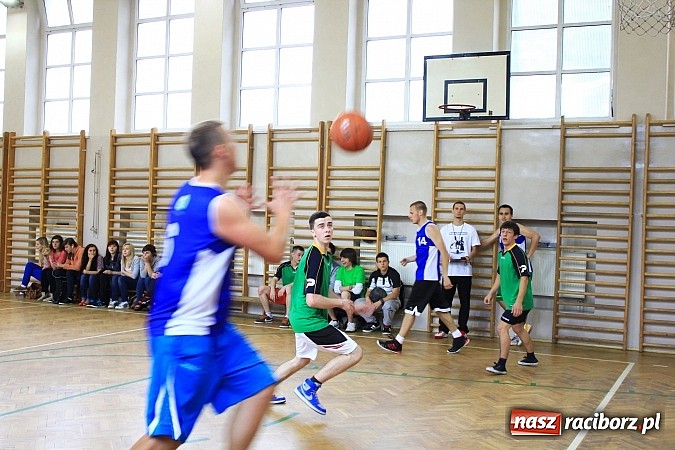 Zdjęcie w galerii na portalu naszraciborz.pl: Boisko przy Ekonomiku oficjalnie otwarte! wiadomości z regionu