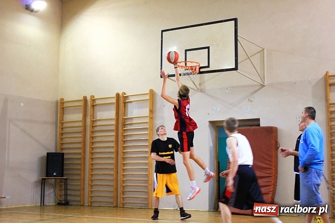 Zdjęcie w galerii na portalu naszraciborz.pl: Boisko przy Ekonomiku oficjalnie otwarte! wiadomości z regionu