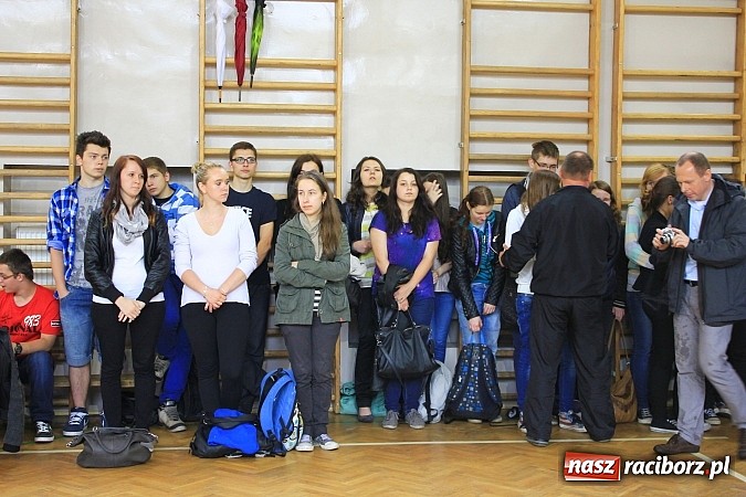 Zdjęcie w galerii na portalu naszraciborz.pl: Boisko przy Ekonomiku oficjalnie otwarte! wiadomości z regionu