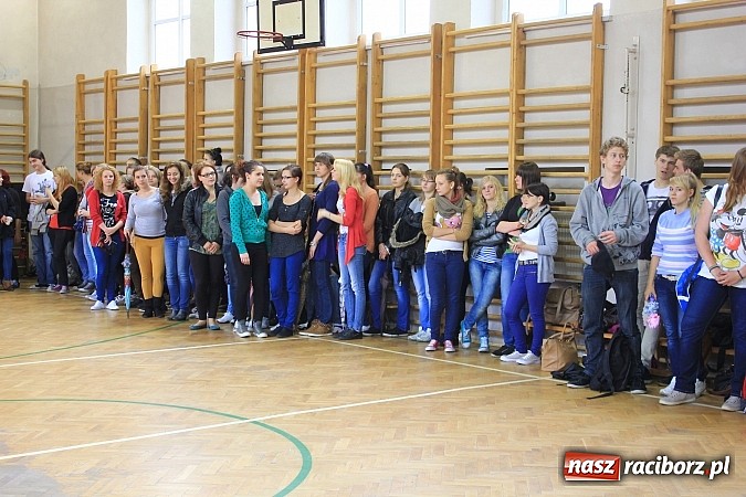 Zdjęcie w galerii na portalu naszraciborz.pl: Boisko przy Ekonomiku oficjalnie otwarte! wiadomości z regionu