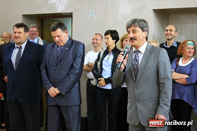 Zdjęcie w galerii na portalu naszraciborz.pl: Boisko przy Ekonomiku oficjalnie otwarte! wiadomości z regionu