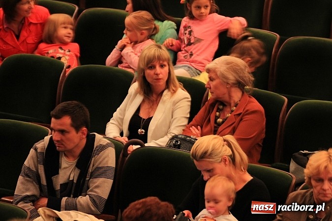 Zdjęcie w galerii na portalu naszraciborz.pl: Wielka gala przedszkolaków w RCK wiadomości z regionu