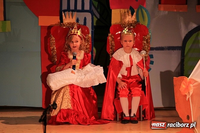 Zdjęcie w galerii na portalu naszraciborz.pl: Wielka gala przedszkolaków w RCK wiadomości z regionu