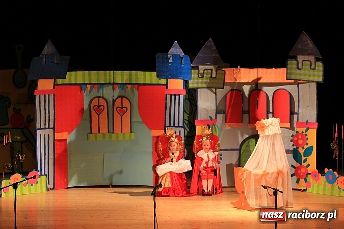 Zdjęcie w galerii na portalu naszraciborz.pl: Wielka gala przedszkolaków w RCK wiadomości z regionu