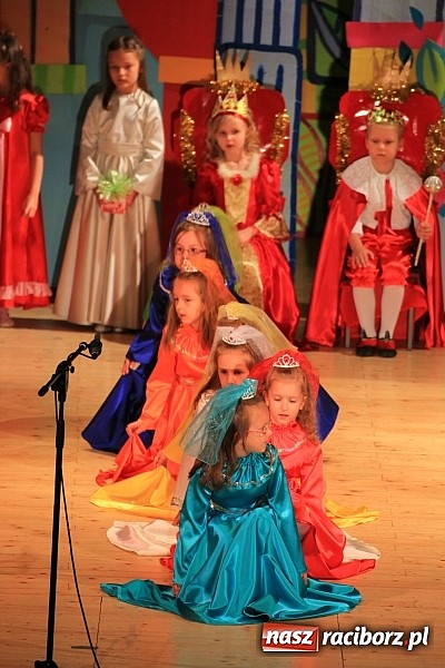 Zdjęcie w galerii na portalu naszraciborz.pl: Wielka gala przedszkolaków w RCK wiadomości z regionu