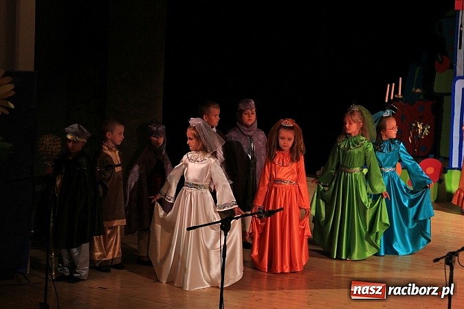 Zdjęcie w galerii na portalu naszraciborz.pl: Wielka gala przedszkolaków w RCK wiadomości z regionu