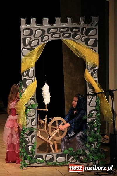 Zdjęcie w galerii na portalu naszraciborz.pl: Wielka gala przedszkolaków w RCK wiadomości z regionu