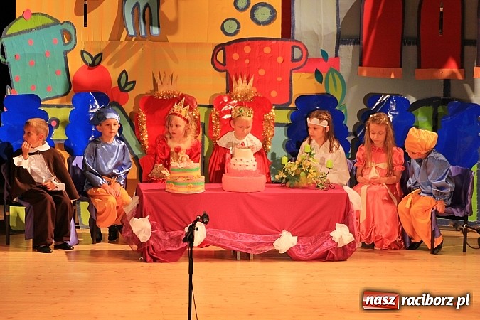 Zdjęcie w galerii na portalu naszraciborz.pl: Wielka gala przedszkolaków w RCK wiadomości z regionu