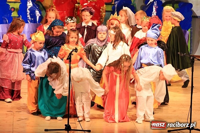 Zdjęcie w galerii na portalu naszraciborz.pl: Wielka gala przedszkolaków w RCK wiadomości z regionu