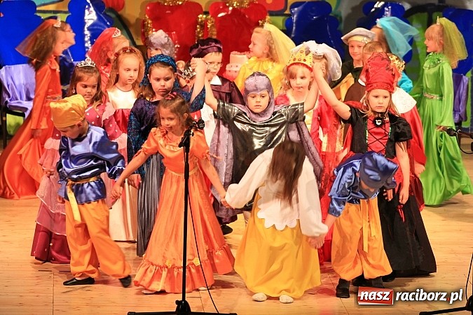 Zdjęcie w galerii na portalu naszraciborz.pl: Wielka gala przedszkolaków w RCK wiadomości z regionu