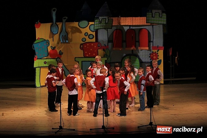 Zdjęcie w galerii na portalu naszraciborz.pl: Wielka gala przedszkolaków w RCK wiadomości z regionu