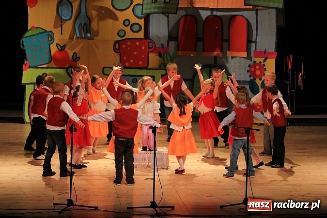 Zdjęcie w galerii na portalu naszraciborz.pl: Wielka gala przedszkolaków w RCK wiadomości z regionu