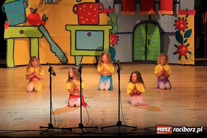 Zdjęcie w galerii na portalu naszraciborz.pl: Wielka gala przedszkolaków w RCK wiadomości z regionu