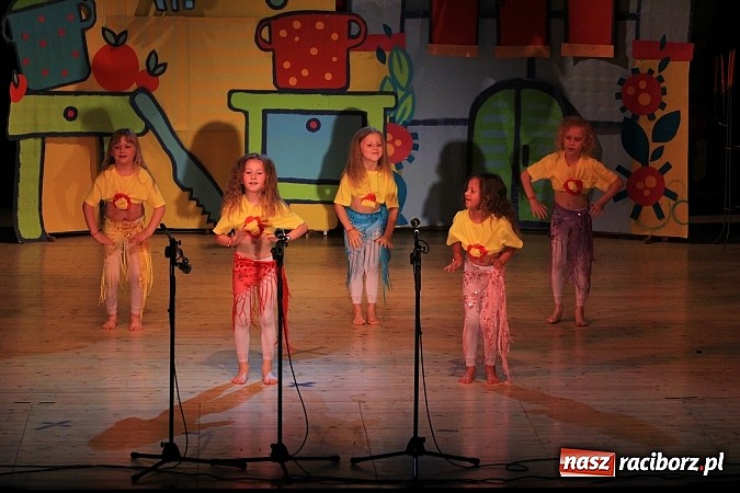 Zdjęcie w galerii na portalu naszraciborz.pl: Wielka gala przedszkolaków w RCK wiadomości z regionu