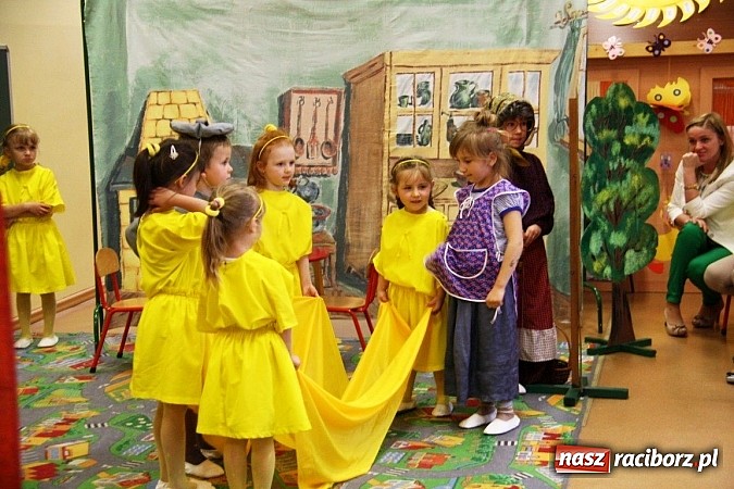 Zdjęcie w galerii na portalu naszraciborz.pl: Klucz do uczenia - gość z Rosji w gminie Krzyżanowice wiadomości z regionu