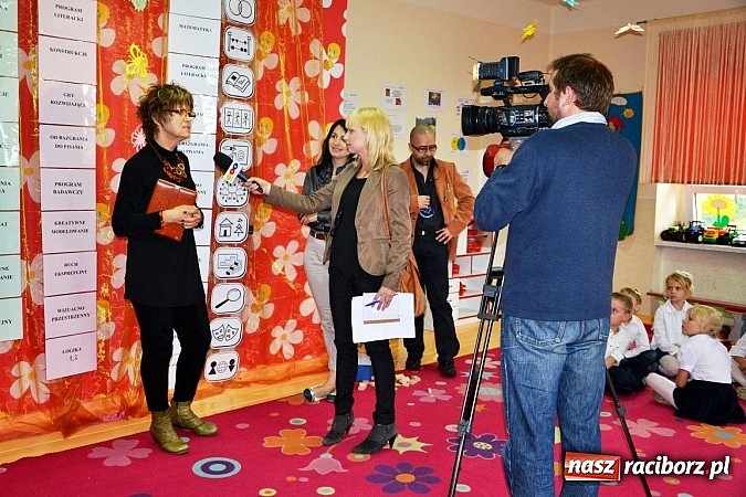 Zdjęcie w galerii na portalu naszraciborz.pl: Klucz do uczenia - gość z Rosji w gminie Krzyżanowice wiadomości z regionu