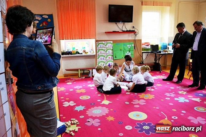 Zdjęcie w galerii na portalu naszraciborz.pl: Klucz do uczenia - gość z Rosji w gminie Krzyżanowice wiadomości z regionu