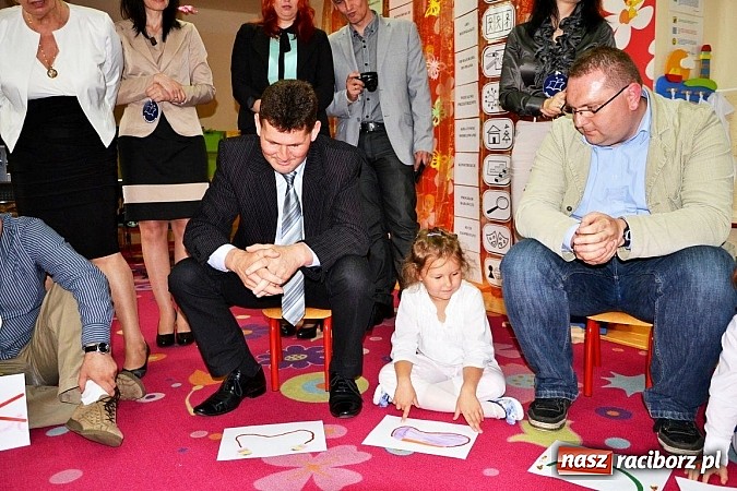 Zdjęcie w galerii na portalu naszraciborz.pl: Klucz do uczenia - gość z Rosji w gminie Krzyżanowice wiadomości z regionu