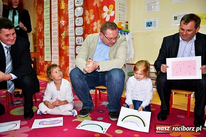 Zdjęcie w galerii na portalu naszraciborz.pl: Klucz do uczenia - gość z Rosji w gminie Krzyżanowice wiadomości z regionu