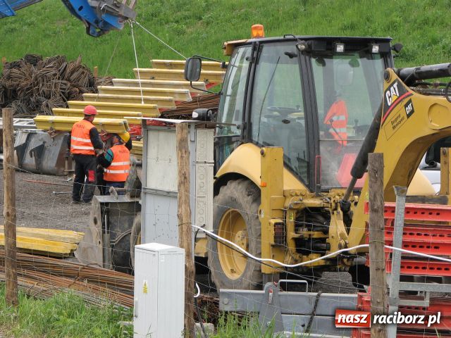Zdjęcie w galerii na portalu naszraciborz.pl: Widać efekty pracy na moście  wiadomości z regionu