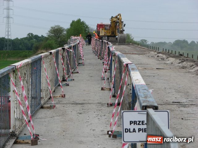 Zdjęcie w galerii na portalu naszraciborz.pl: Widać efekty pracy na moście  wiadomości z regionu