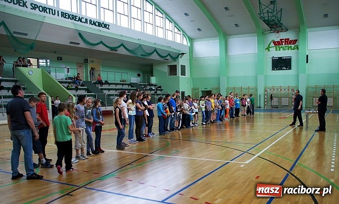 Zdjęcie w galerii na portalu naszraciborz.pl: Puszczali szybowce w Arenie Rafako wiadomości z regionu