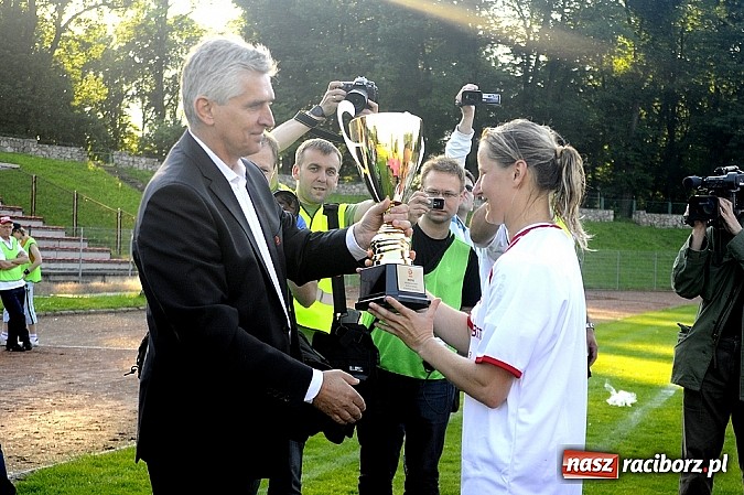 Zdjęcie w galerii na portalu naszraciborz.pl: Piąty tytuł mistrzyń Polski dla Unitek wiadomości z regionu