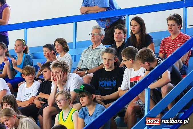 Zdjęcie w galerii na portalu naszraciborz.pl: Piknik pływacki w ZSOMS wiadomości z regionu