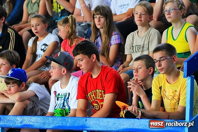 Zdjęcie w galerii na portalu naszraciborz.pl: Piknik pływacki w ZSOMS wiadomości z regionu