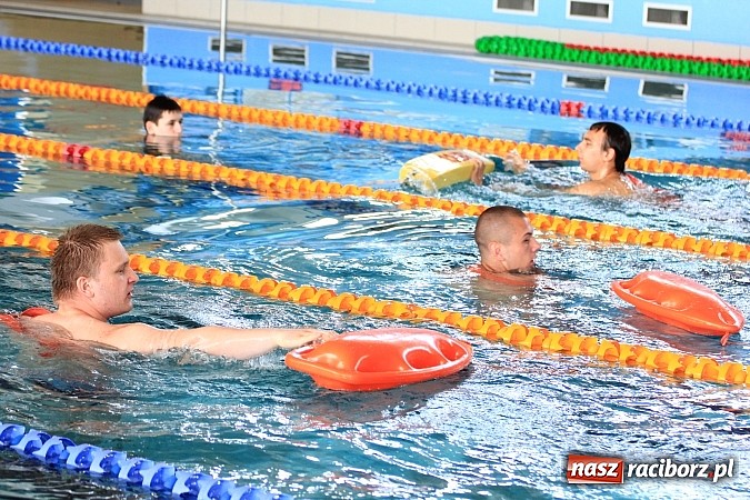 Zdjęcie w galerii na portalu naszraciborz.pl: Piknik pływacki w ZSOMS wiadomości z regionu