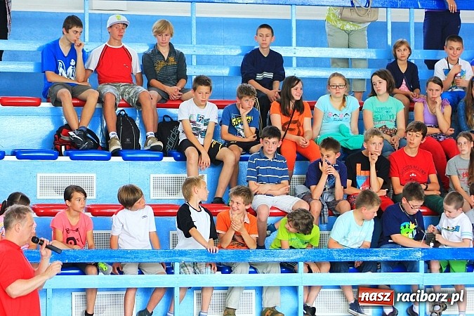 Zdjęcie w galerii na portalu naszraciborz.pl: Piknik pływacki w ZSOMS wiadomości z regionu