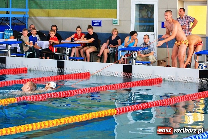 Zdjęcie w galerii na portalu naszraciborz.pl: Piknik pływacki w ZSOMS wiadomości z regionu