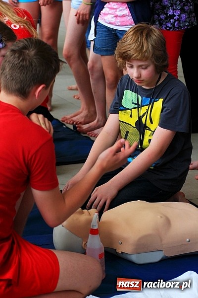 Zdjęcie w galerii na portalu naszraciborz.pl: Piknik pływacki w ZSOMS wiadomości z regionu