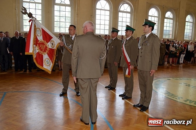 Zdjęcie w galerii na portalu naszraciborz.pl: W Śląskim Oddziale Straży Granicznej nastąpiło przekazanie władzy wiadomości z regionu